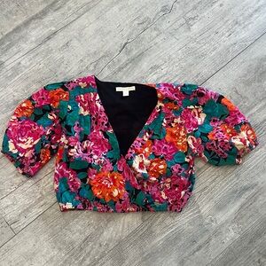 Chelsea & Violet 100% Cotton Colorful Floral Crop top with puff sleeves Sz S